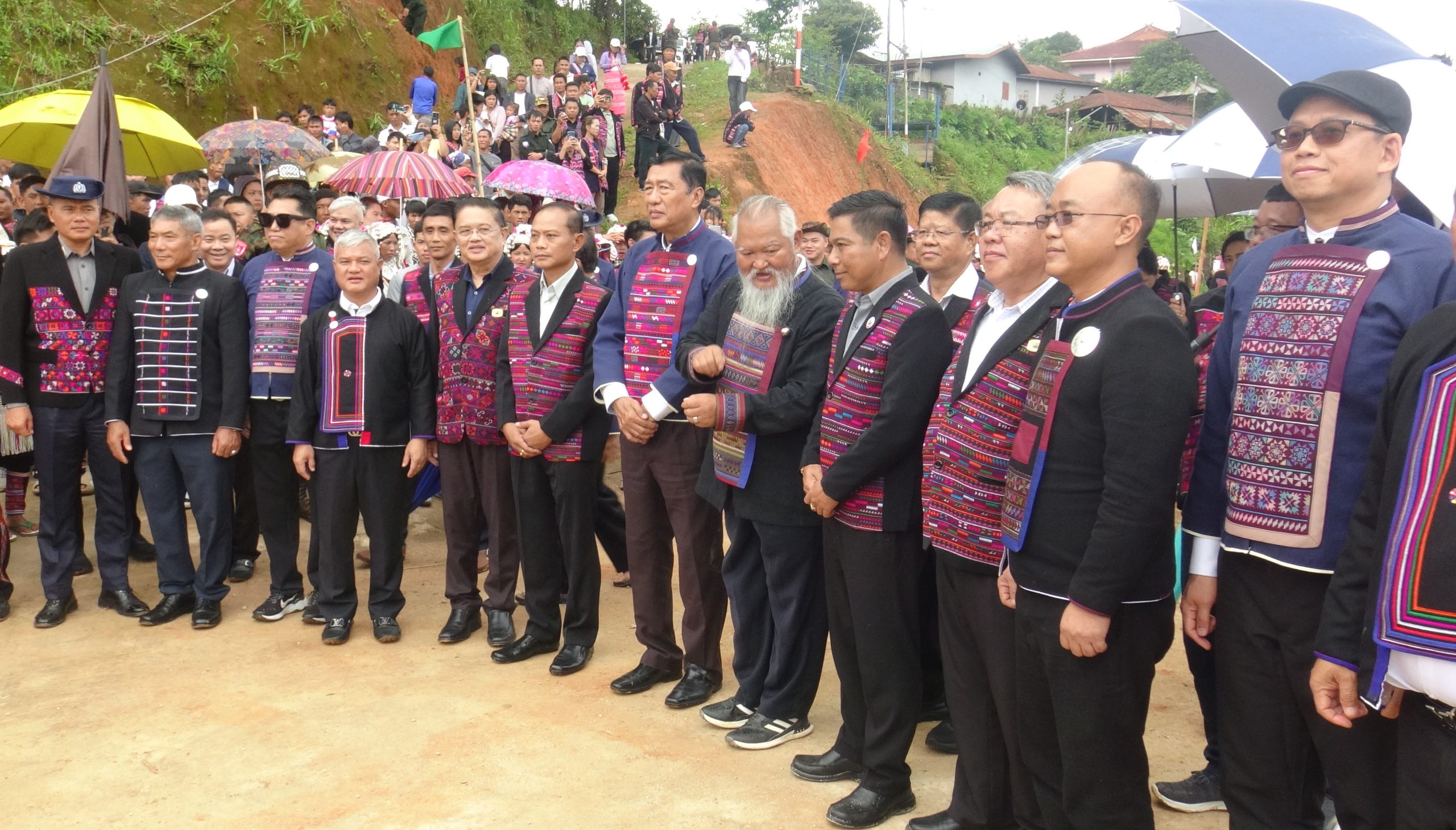 အူးဖူဒေ့ကျေးရွာမှာကျင်းပတဲ့ အာခါရိုးရာ ဒန်းစီးပွဲတော်ကို ဟိုတယ်နှင့်ခရီးသွားလာရေး ပြည်ထောင်စုဝန်ကြီးအပါအဝင် ဒေသဆိုင်ရာအာဏာပိုင်များ တက်ရောက်