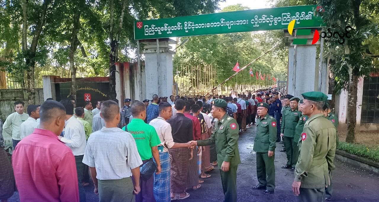 အနုပညာရှင်တွေနဲ့ စီးပွားရေးလုပ်ငန်းရှင်တွေရဲ့ သား၊ သမီးတွေကို စစ်မှုထမ်းဆင့်ခေါ်ဖို့ အစီအစဉ် ရှိ/ မရှိ လွှတ်တော်မှာ ဆွေးနွေး