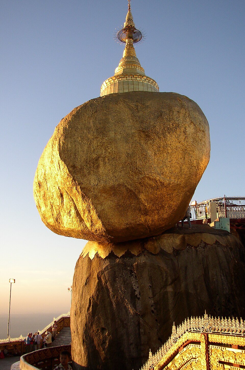 ကျိုက်ထီးရိုးဘုရားကို နိုင်ငံခြားသားဧည့်သည်တွေ ခရီးစဉ်ခွင့်ပြုမိန့် (၁၀) ရက် ကြိုတင်ရမယ်၊ Online ကနေ ခွင့်ပြုချက်ယူနိုင် မယ့်စနစ်လည်း ဆောင်ရွက်နေ